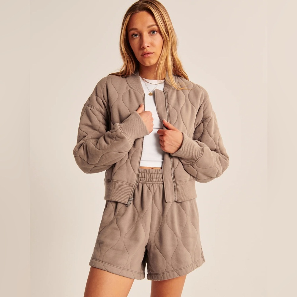 Abercrombie & Fitch Quilted Bomber Jacket
